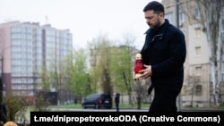 «Вшанував памʼять загиблих людей. Не маємо права забувати злочини, які вчинила Росія проти українців»