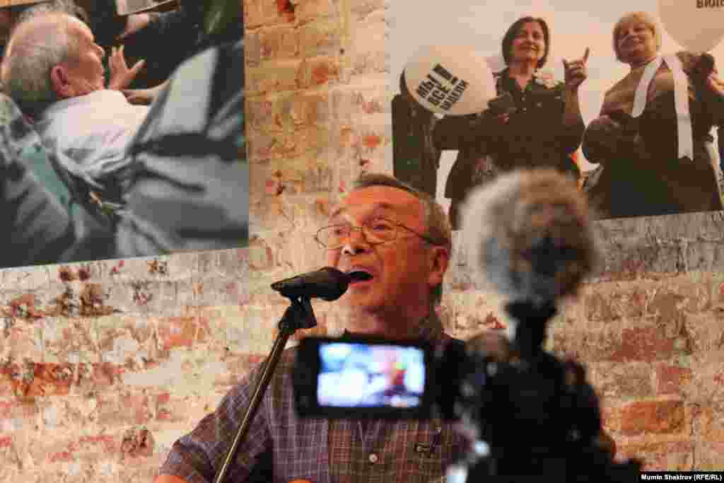 Бард Юлий Ким исполняет песню, написанную к 90-летию Александра Галича  