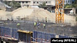 Гастарбайтеры из Средней Азии на строительстве одного из объектов «культурного кластера» в аннексированном Севастополе. Архивное фото