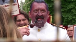 «Безсмертний полк» і «Безсмертний Грут»: як у Києві відзначали 9 травня – відео «Безсмертний полк» і «Безсмертний Грут»: як у Києві відзначали 9 травня – відео