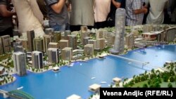 Formalni nedostaci: Kula u maketi "Beograda na vodi"