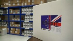 Brexit Box: британці запасаються наборами продуктів на випадок «суворого» виходу з ЄС – відео Brexit Box: британці запасаються наборами продуктів на випадок «суворого» виходу з ЄС – відео