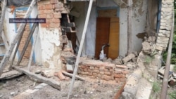 Переселенцы возвращаются в свои разрушенные дома на линии разграничения (видео) Переселенцы возвращаются в свои разрушенные дома на линии разграничения (видео)