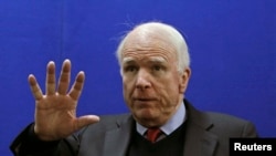 На снимке: сенатор Джон Маккейн