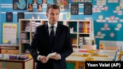 Эммануэль Макрон перед интервью телеканалу FT1, 12 апреля 2018 года