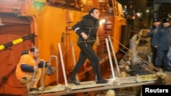 Врятовані моряки після пожежі на танкерах, 22 січня 2019