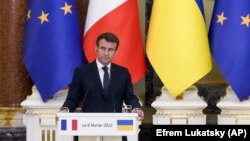 د فرانس ولسمشر اېمانويل مېکرون (د ۲۰۲۲ کال د فرورۍ د مياشتې تصویر)