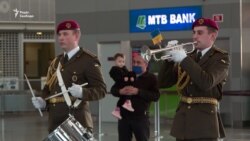 В аеропорті «Бориспіль» лунав сигнал «Шана» на честь українських «кіборгів» – відео В аеропорті «Бориспіль» лунав сигнал «Шана» на честь українських «кіборгів» – відео