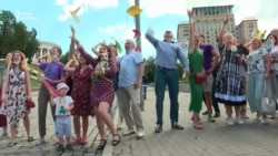 У Києві запустили повітряні літачки з нагоди 37-го дня народження ув’язненого в Росії українця Вигівського – відео У Києві запустили повітряні літачки з нагоди 37-го дня народження ув’язненого в Росії українця Вигівського – відео