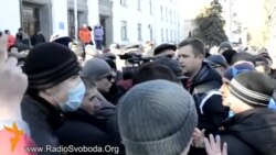 У Луганську з мітингу вигнали журналістів У Луганську з мітингу вигнали журналістів