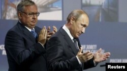 Андрей Костин и Владимир Путин