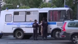 В Москве задержаны участники акции в поддержку Сенцова (видео) В Москве задержаны участники акции в поддержку Сенцова (видео)