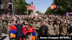 День протестів, який став для Сарґсяна останнім. Фото з вулиць Єревана