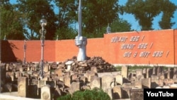 Памятник депортированным вайнахам, разрушенный несколько лет назад кадыровской властью