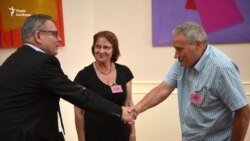 Український дисидент, який сидів за протест проти окупації Чехословаччини, дочекався подяки з Праги (відео) Український дисидент, який сидів за протест проти окупації Чехословаччини, дочекався подяки з Праги (відео)