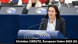 Депутатка з Люксембургу, Ізабель Візелер Ліма, яка представляє Європейську народну партію, висловлюється на захист Радіо Свобода під час дебатів у Європарламенті, Страсбург, 1 квітня, 2025 р.