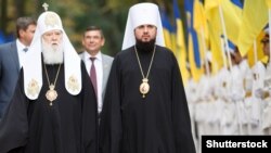 Філарет (зліва) та Епіфаній під час відзначення Дня Незалежності України. Київ, 24 серпня 2013 року