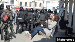 Омоновцы готовятся к разгону акции 26 марта