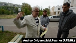 Жильцы дома на Баруди смогли официально отбиться от ИТП. Владимир Макаров — слева.