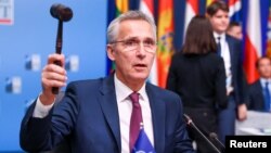 Secretarul de stat al NATO, Jens Stoltenberg, a mulțumit României, la finalul reuniunii, pentru că a găzduit evenimentul.