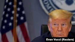 رئیس جمهوری آمریکا میگوید که او ترجیح میدهد قرنطینه ایالتها اتفاق نیفتد، اما شاید ضرورت پیدا کند