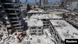 Руйнування після іранського ракетного удару, Бат-Ям, Ізраїль, 15 червня 2025 року