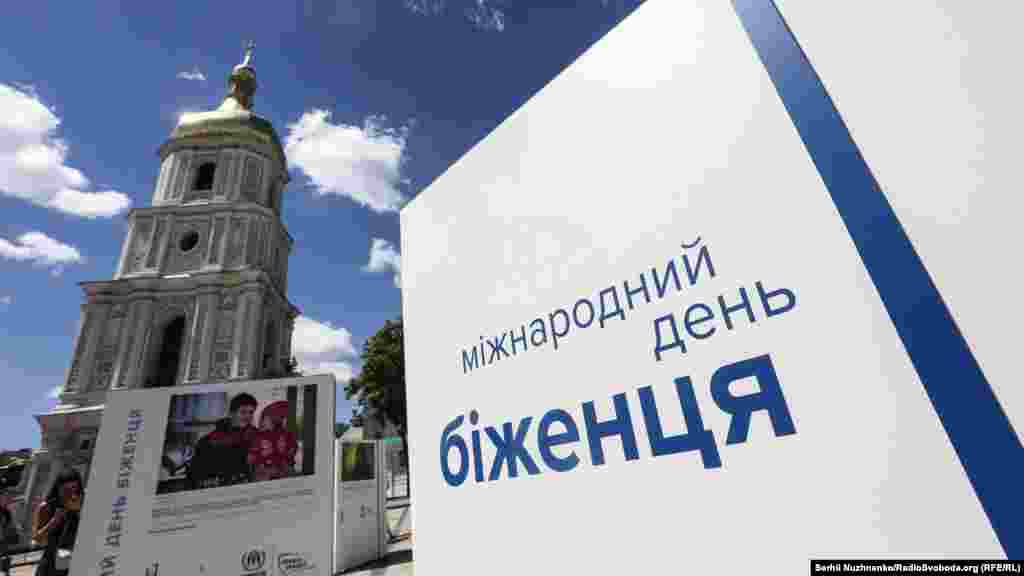 За майже три роки російсько-українського конфлікту на Донбасі і анексії Криму в Україні з'явилася нова соціальна верства населення – внутрішньо переміщені особи (ВПО), простими словами – переселенці.