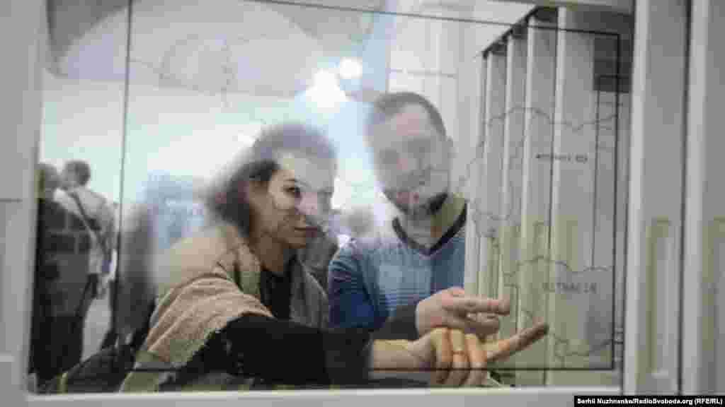 Крым был для них домом, однако все они – киммерийцы, тавры, скифы, эллины, а позднее – готы, сарматы, византийцы, хазары, половцы, генуэзцы и венецианцы, турки-османы, крымские татары – никогда не были отрезаны от остального мира.