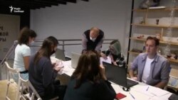 Поки Навальний бореться з «Новачком», його команди продовжують боротьбу проти фальсифікації виборів – відео