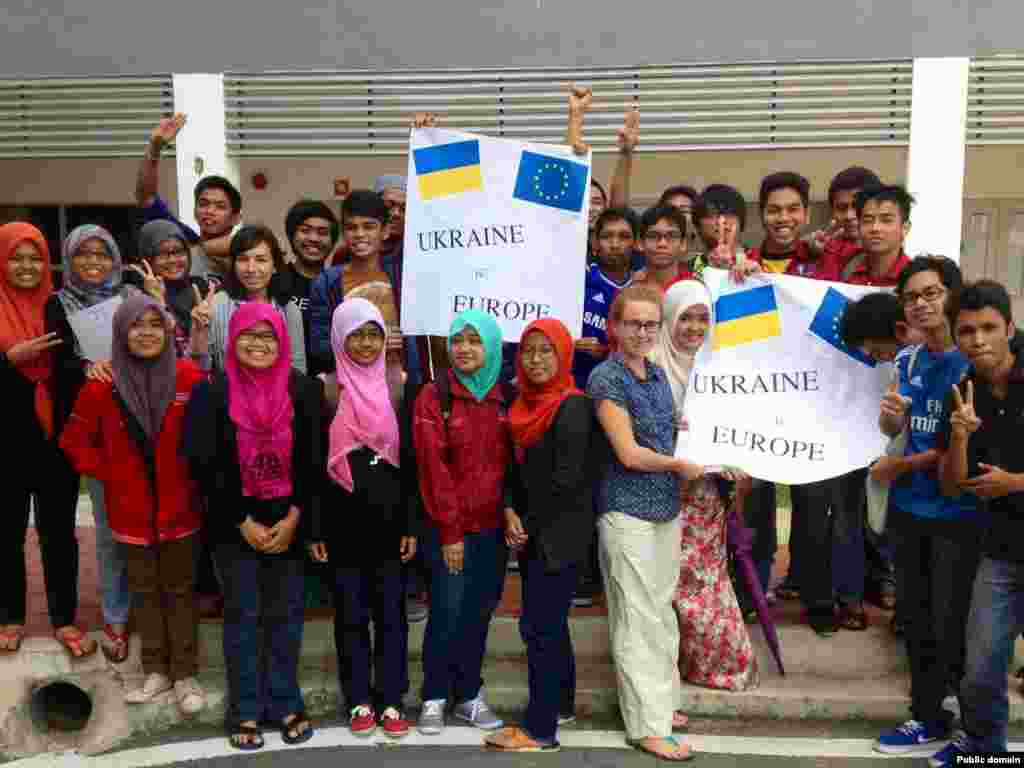 Євромайдан в Куантані (Малайзія), 25 листопада 2013 року (фото з Facebook Anna Va)