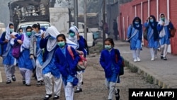 زده کوونکو تمبوزکونه وهلي او سکولونو ته روانې دي - د ۲۰۲۱ز د فبرورۍ لومړۍ نېټې انځور.