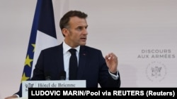 Президент Франції Емманюель Макрон давно наполягає на тому, щоб європейці розбудовували власну оборонно-промислову базу за рахунок закупівель на місцях