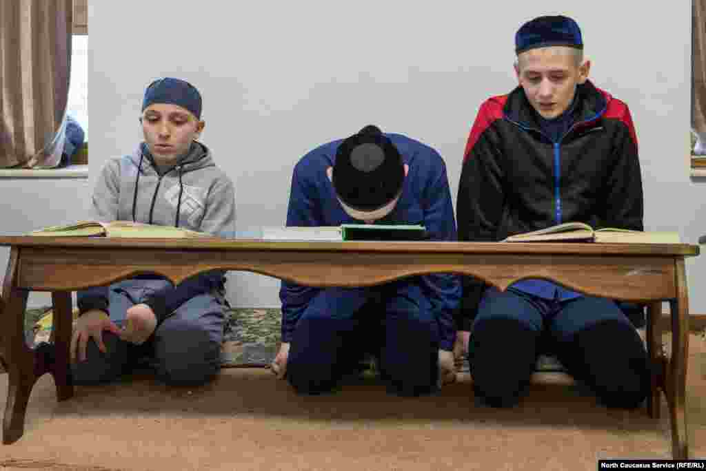 В пятницу и субботу у муталимов выходной