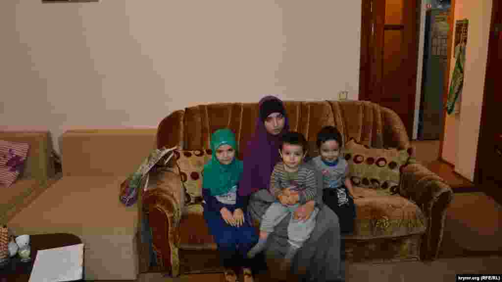 У фигуранта симферопольского «дела Хизб ут-Тахрир» Рустема Исмаилова на свободе остались дочь и двое сыновей