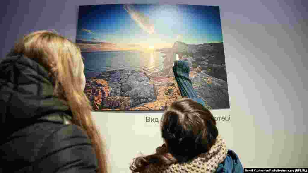 Фотовыставка «Крым по венам» Заремы Ялибойлю