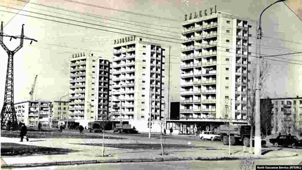 Дома по проспекту Калинина, ныне пр. Имама Шамиля, вторая половина 1970-х гг.