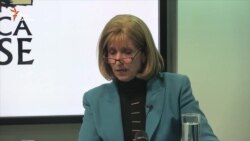 Перед активістами і студентами виступила американський експерт Павлина Добрянська (відео) Перед активістами і студентами виступила американський експерт Павлина Добрянська (відео)