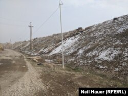 Насип біля кордону між Вірменією й ексклавом Азербайджану Нахічеванню поблизу вірменського села Єрасх