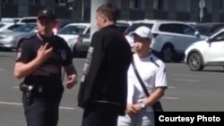 Фото с антивоенного пикета Муриханова