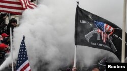 Znak lobanje, kao i sam lik Punishera, popularan je simbol među grupom Proud Boys i drugim ekstremistima.