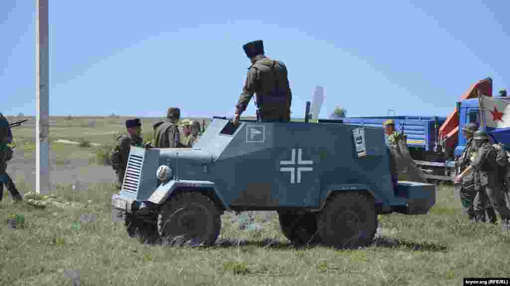 Немецкий бронированный автомобиль с пулеметом – Kfz 13