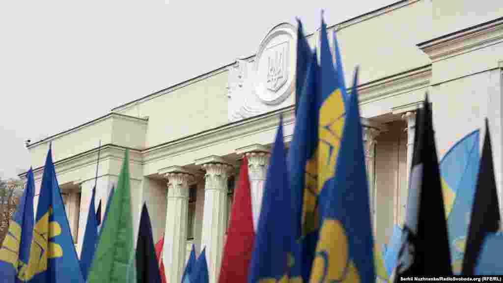 Торік Міністерство охорони здоров’я скасувало перелік з 450 видів трудової діяльності, якими доти не могли офіційно займатись жінки. Серед них – видобуток нафти та газу, хімічне виробництво, робота пожежником чи водієм вантажного транспорту