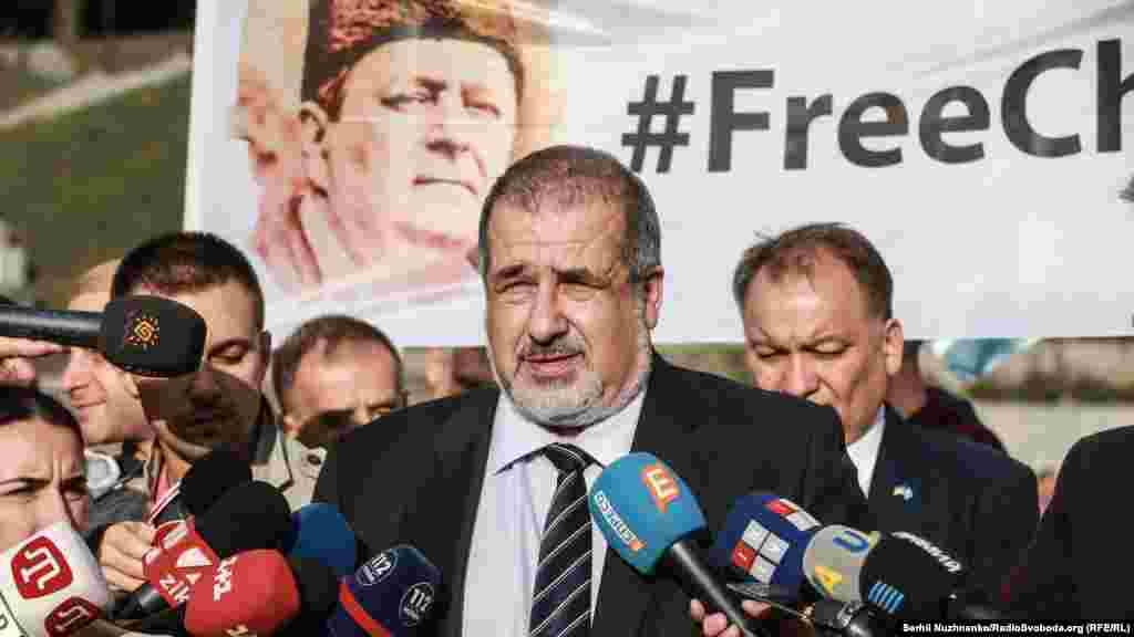 Послание Чийгоза, написанное им в Симферопольском СИЗО 12 сентября, зачитал Рефат Чубаров 