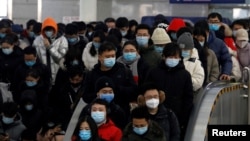 За даними видання, за перші 20 днів грудня коронавірусною інфекцією заразилося 248 мільйонів людей, тобто майже 18% населення країни