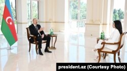 Президент Азербайджана Ильхам Алиев даёт интервью телеканалу "Аль-Арабия", 27 августа 2025 года