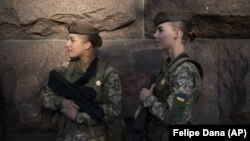 У липні Генеральний штаб заявив, що жінок братимуть на військовий облік лише за їхньою згодою