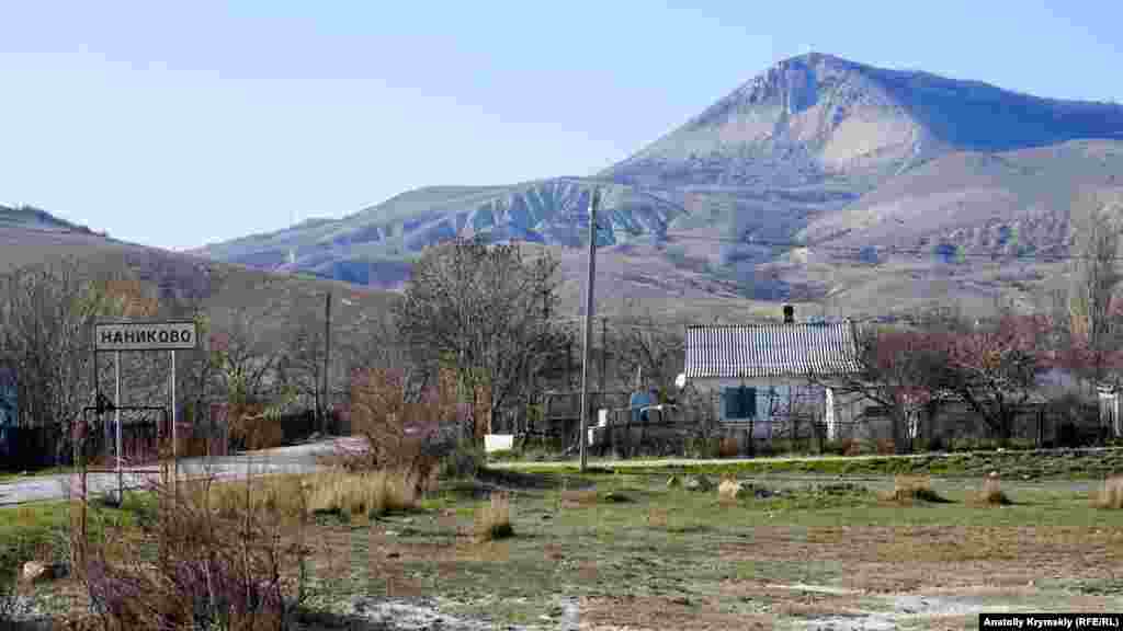 К селу примыкают склоны вершины Коклюк – южной оконечности «крылатой» горы, или хребта подковообразной формы Узун-Сырт