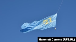 Крымскотатарский флаг