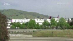 «Я готовий до арешту» – Ілон Маск відкриває завод Tesla в Каліфорнії наперекір забороні – відео «Я готовий до арешту» – Ілон Маск відкриває завод Tesla в Каліфорнії наперекір забороні – відео