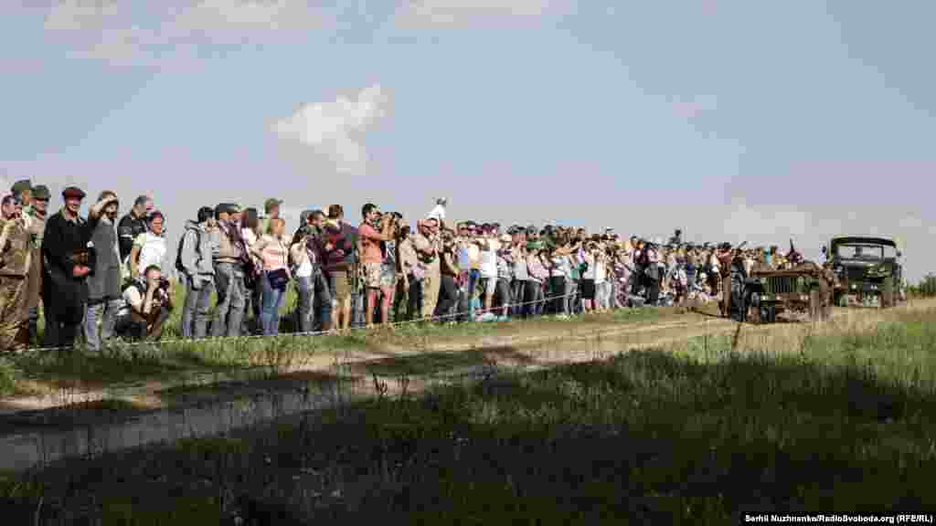 Глядачі під час реконструкції 